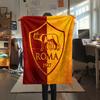 Logo echipă AS Roma, model Pătură de Flanelă, Calitate înaltă Confortabilă pentru Toate Anotimpurile, Decor Casă, Căldură și Confort, Perfectă pentru Cadouri.