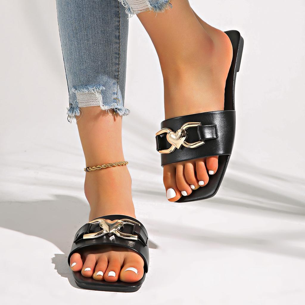 Fashion 2025 New Style Slippers with a Heart-shaped Square Toe, Large-sized Flat Bottom, Metal Buckle, One-shoulder Casual Beach Sandals