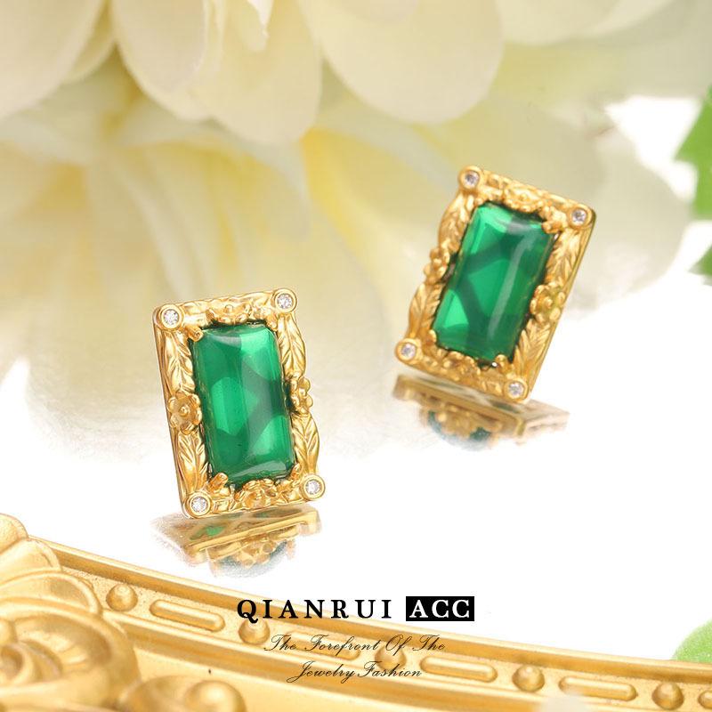 

French Vintage Green Filigree Stud Earrings - Elegant Court-Style for Women