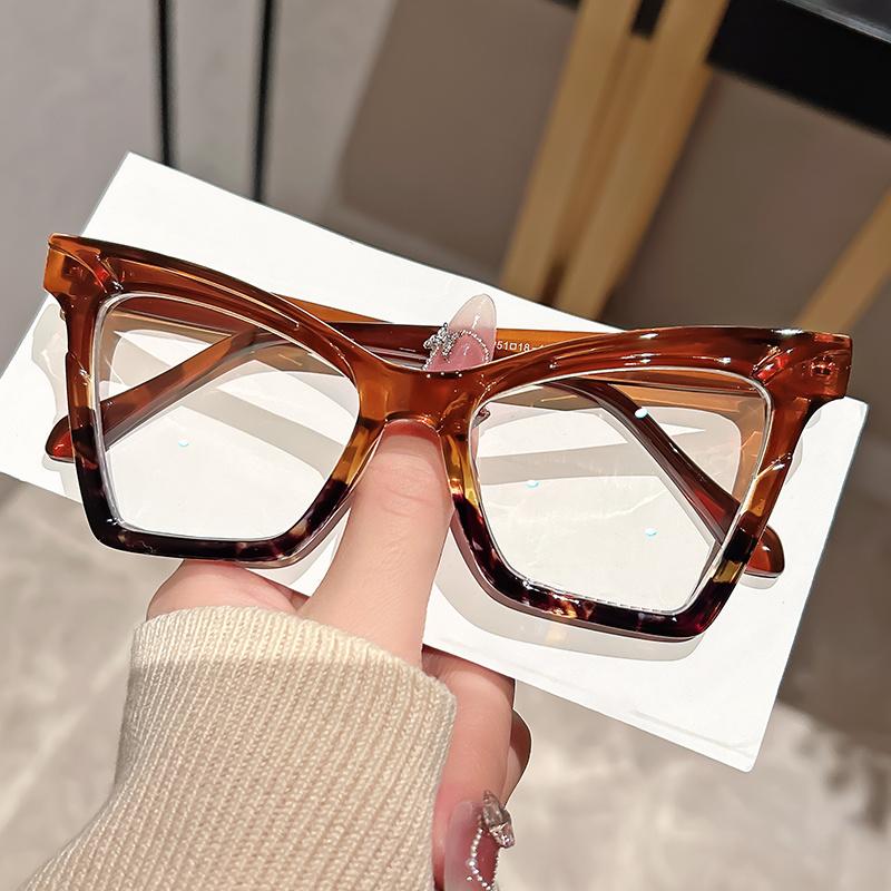 Oversized Cat Eye Clear Lens Glasses for Women - Vintage Gradient Transparent Frame, Fashionable Blue Light Blocking Eyewear