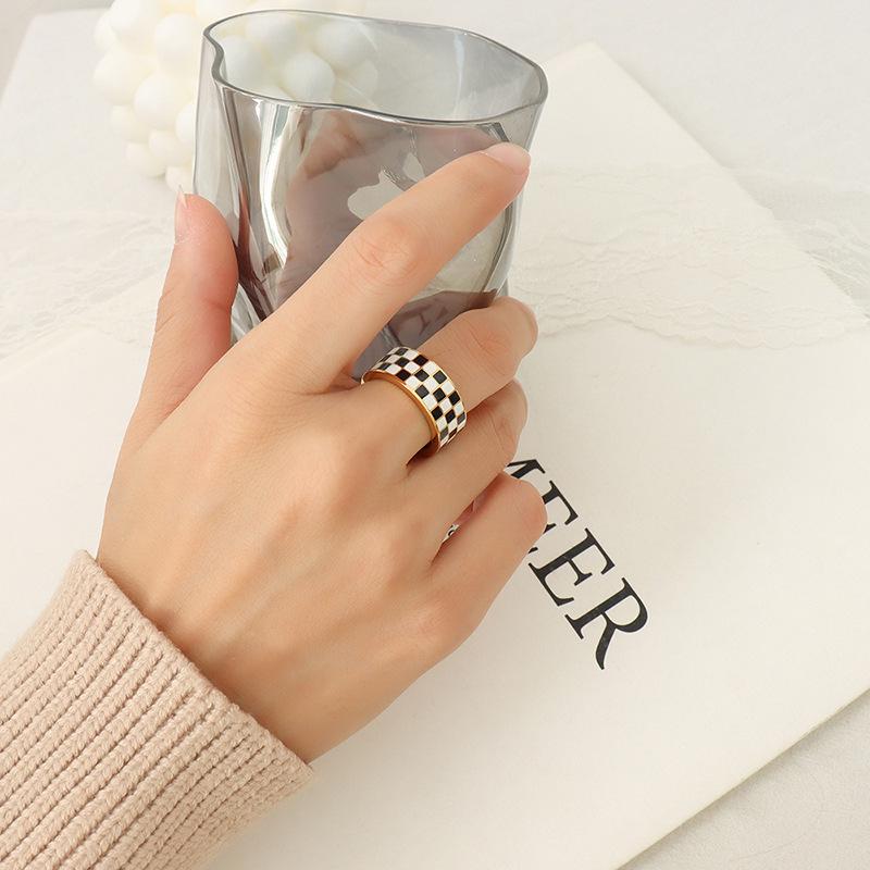 European Retro Black  White Checkerboard Titanium Ring: Fade-Resistant, Gold-Plated, Personalized Style. Size 6