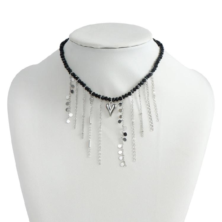 Charm Elegant Necklace with Tassels Moon and Love Heart Versatile Fashion Jewelry Accessory for Trendy Women Ladies