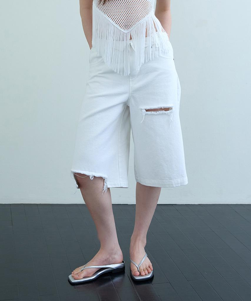 Uusoo Low-Waist Damaged Bermuda Shorts_ Ivory