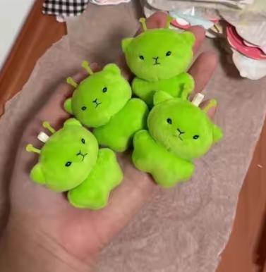 Hot Alien Cat Plush Toy Cartoon Stuffed Animal Keychain Accessories Creative Ugly Cute Backpacks Pendant Fans Gift