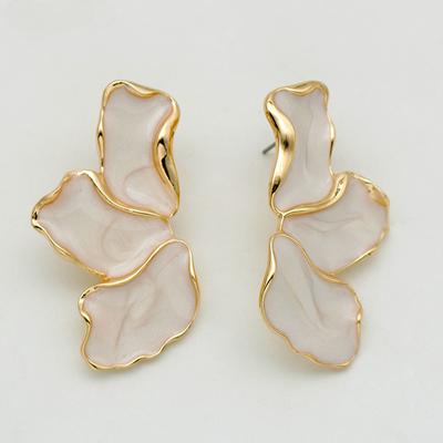 Irregular Metal Cream Eanmel Petal Post Earrings Flower Stud Earrings for Women Heavy Design New Style Fashion Wedding Jewelry Party Accessories Gifts