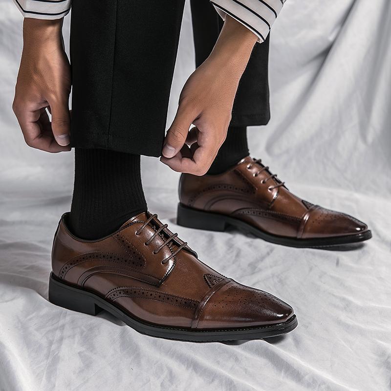 2024 Hot Selling Men's Pointed Carved Block Formal Leather Shoes Fashionable New Men's Lace Up Business Casual Leather Shoes