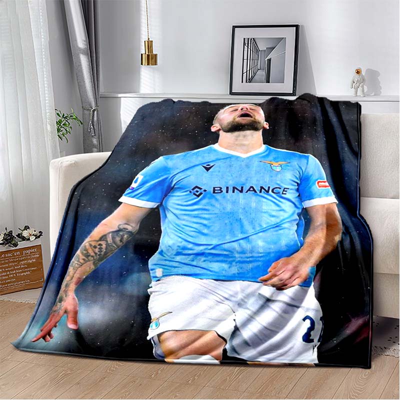 Vintage Lazio Fußballstar Hellblau Adler Trikot Porträt Flanelldecke Weich Warm Leicht Sportfan Waschbare Decke Sofa Schlafzimmer Dekor