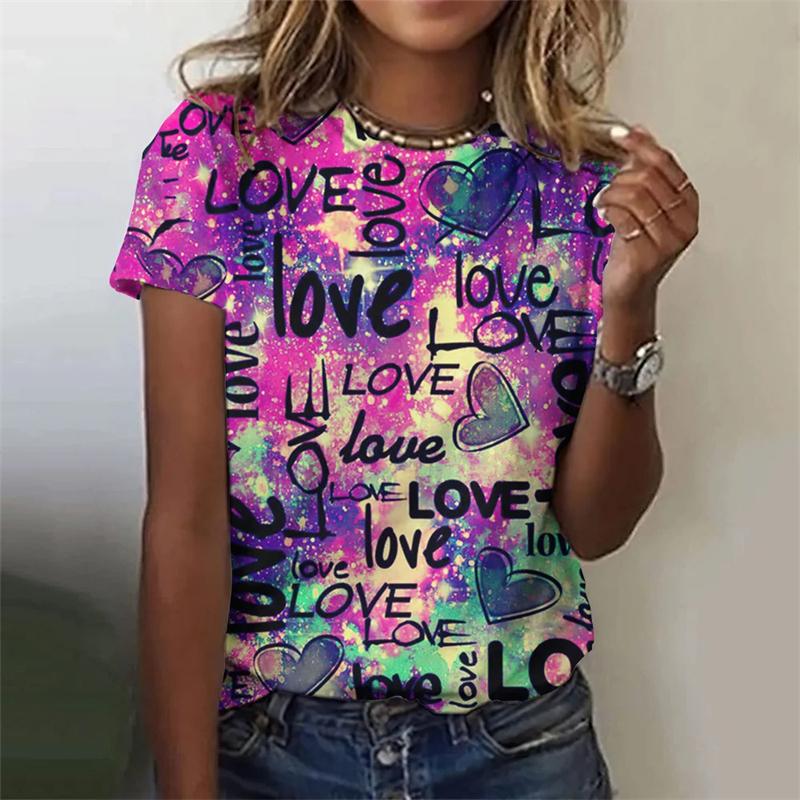 Fashionable women's T-shirt with beautiful heart print