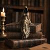 Feminin Gotisk Skulptur Dödsgudinna Figur, Eterisk Huvförsedd Figur Skulptur, Mörk Flödande Klänning Staty Fantasy Samlarobjekt för Skrivbord Bokhylla