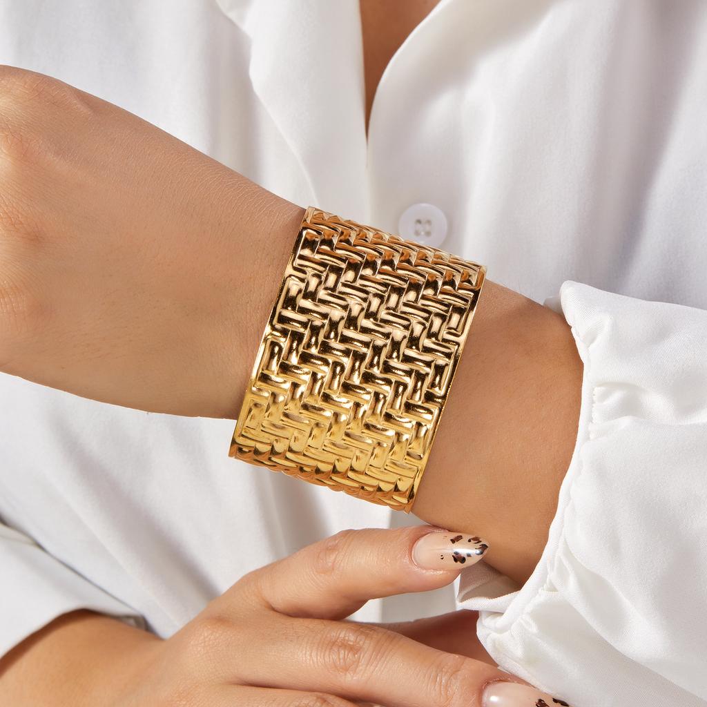 Creative Flower Stainless Steel Bangle Gold Color Waterproof Fashion Luxury Delicate Personality Jewelry Party Bracelet Gift