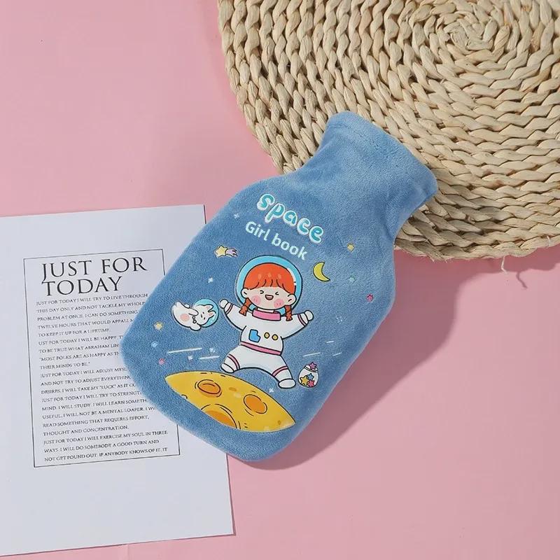 Gumová termoláhev s vysokou hustotou a roztomilým plyšovým potahem - přenosné teplo pro miminka a studenty