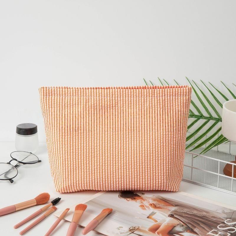 1 Pcs Seersucker Makeup Bag & Travel Pouch — Portable Toiletry Bag With Soft, Textured Striped Design