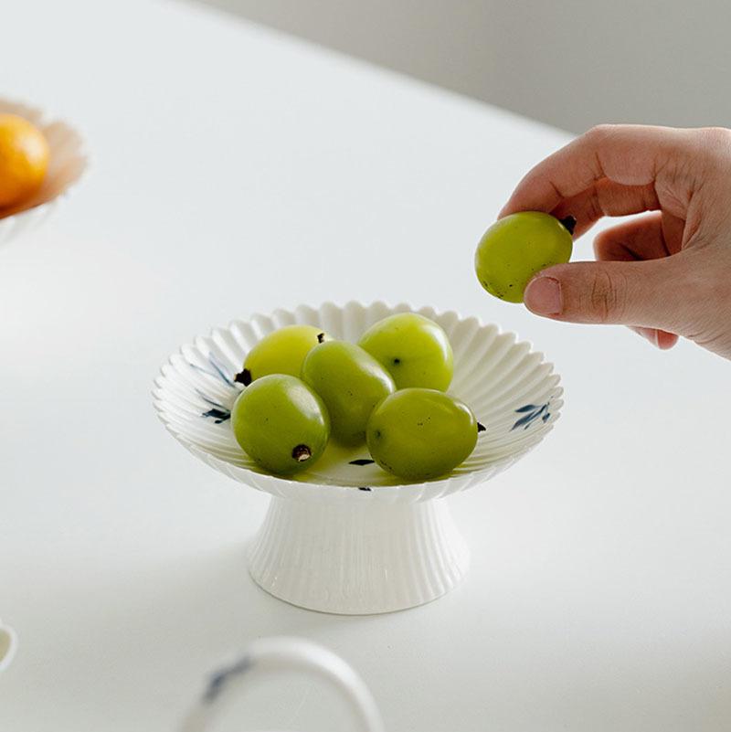 Creative Hand-painted Phalaenopsis Orchid Art Tea Dish Chrysanthemum Petal Ceramic High Foot Fruit Plate Candy Cake Stand Basket