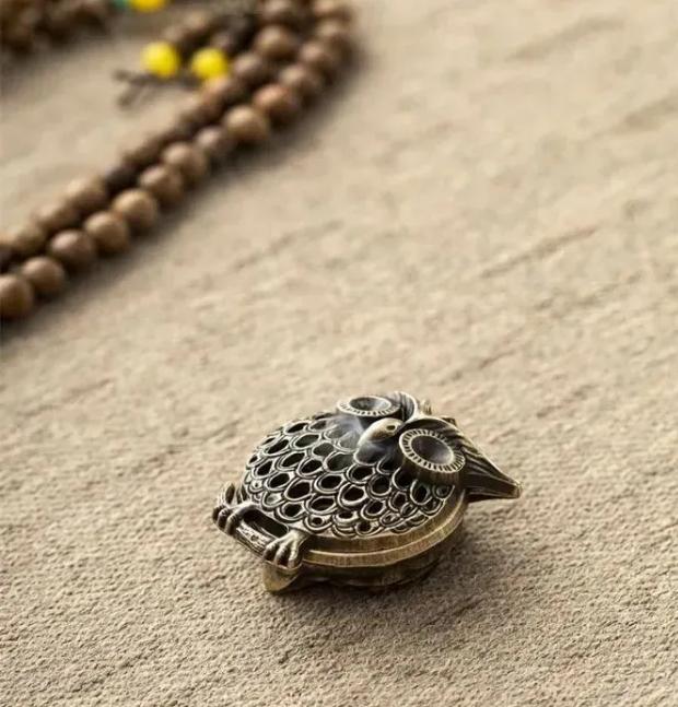 

Owl Small Incense Burner Hollowed Out Ornament One Size золотий