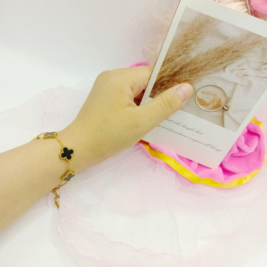 Four-leaf Clover Bracelet for Women Fashion Accessories Simple Student Bestie Bracelet