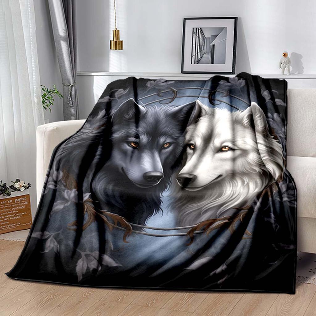 Black and White Wolf Blanket Artistic Couple Design Soft Fleece Throw Pet Lover Gift for Animal Enthusiasts Home Decor Cozy