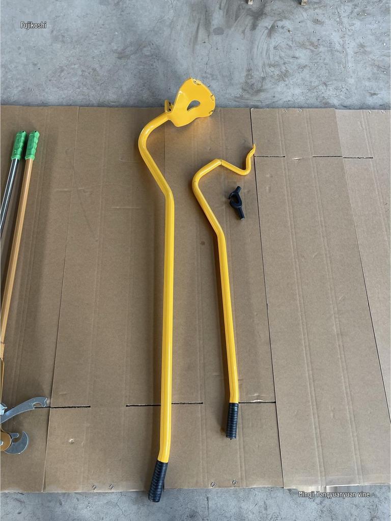 Large Rake Truck Tubeless Tire Disassembly Tool Set: Manual Lever, Three-Piece Tire Beading Removal Pry Bar.