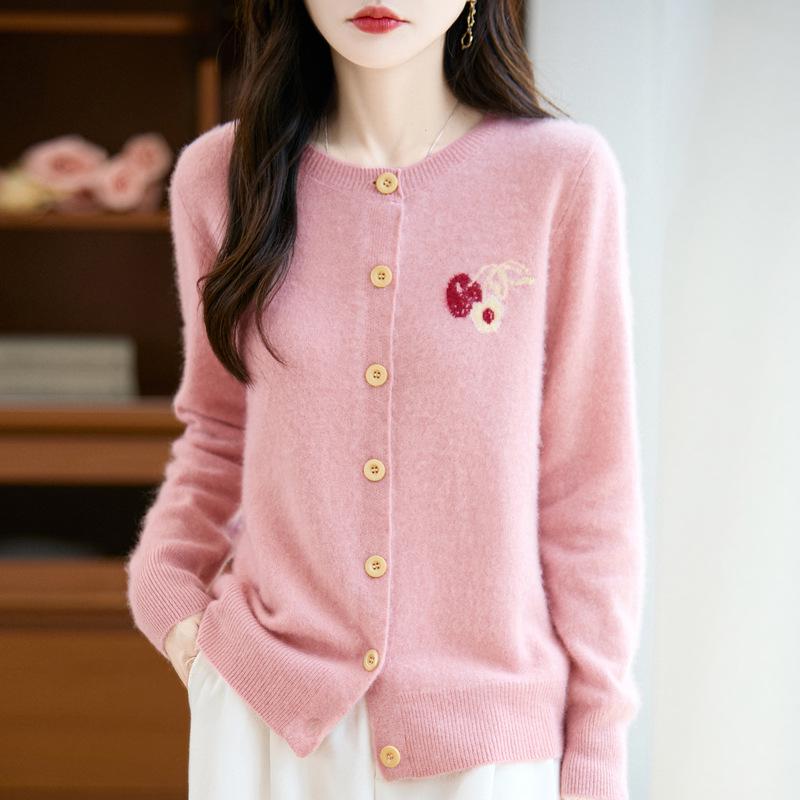 

Женский шерстяной кардиган с вишневой вышивкой: Омолаживающий, с круглым вырезом, повседневный вязаный свитер-пальто осенне-зимнего дизайна. 2XL (140-155 lbs)