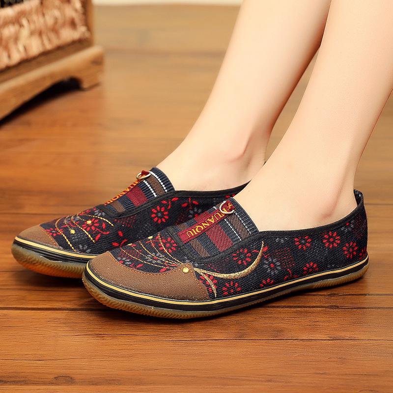 Women's Autumn Non-Slip Soft Sole Shoes - Comfortable Flat Bottom for Middle-Aged & Elderly