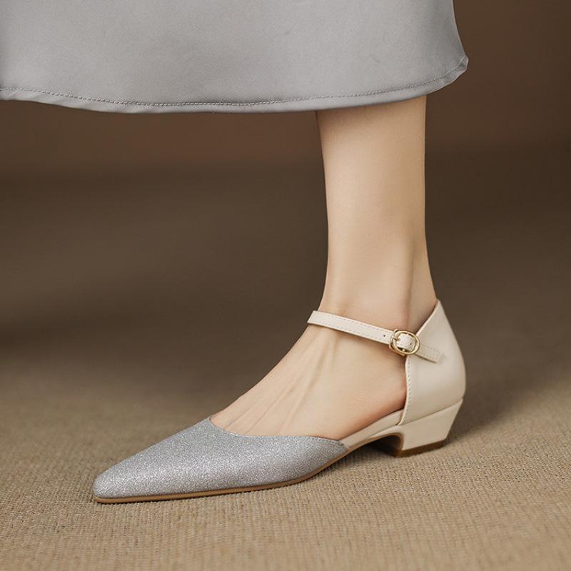 

Новые женские повседневные туфли-лодочки с острым носком, резиновой мягкой подошвой, большого размера, летние, на танкетке, с пряжкой, с закрытой пяткой, полые сандалии для женщин 43 серебряный