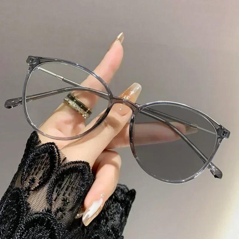 New Round Photochromic Myopia Glasses Anti Blue Light HD Comfortable Fashion Frame To -4 0 Neutral Color