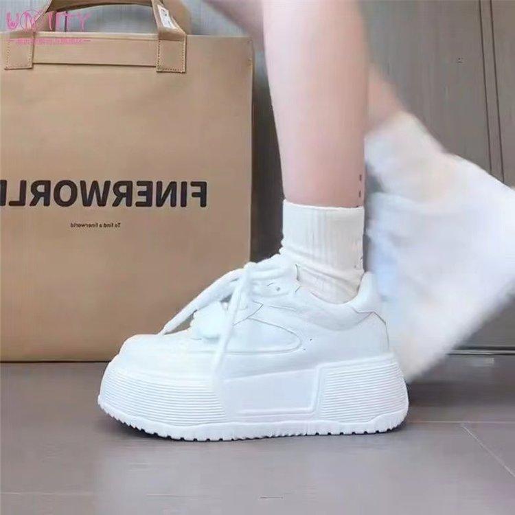 

Маленькие белые туфли на платформе кекс женские одинарные туфли 2024 новые универсальные увеличивающие рост студенческие на липучках низкие спортивные студенческие туфли в стиле колледжа 40 белый