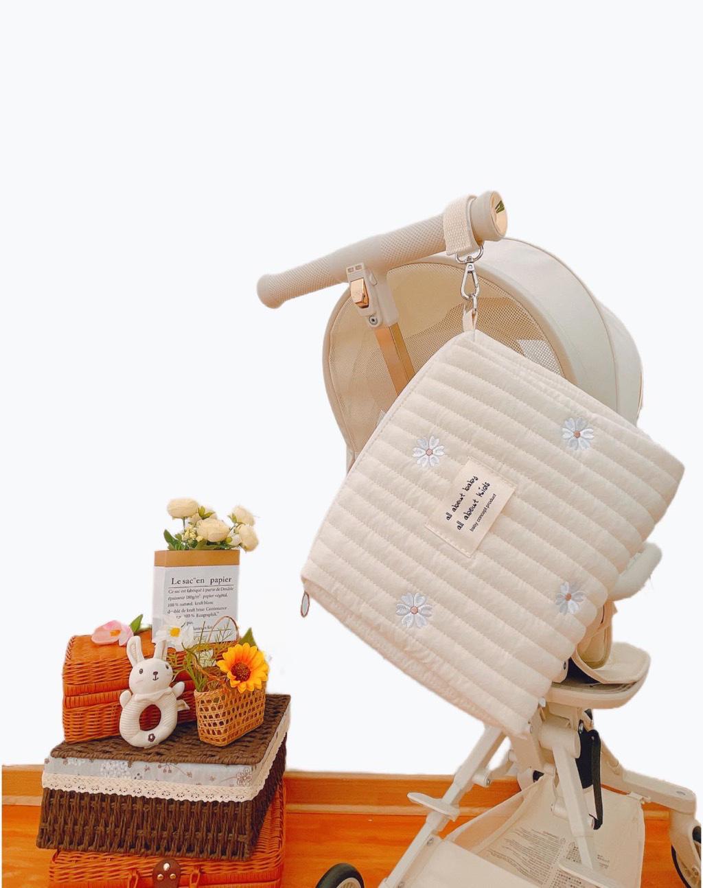 

Вишита бавовняна сумка для пелюшок на блискавці для коляски 25cm x 17cm x 10cm