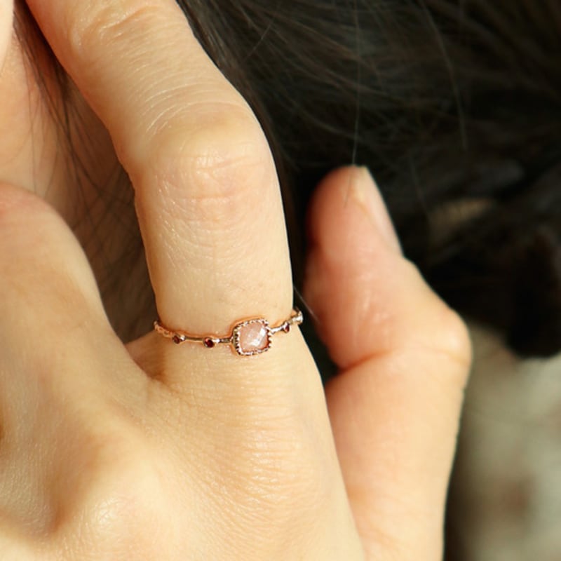 UNI.J Square Stone & Garnet Rose Gold Ring Ir263