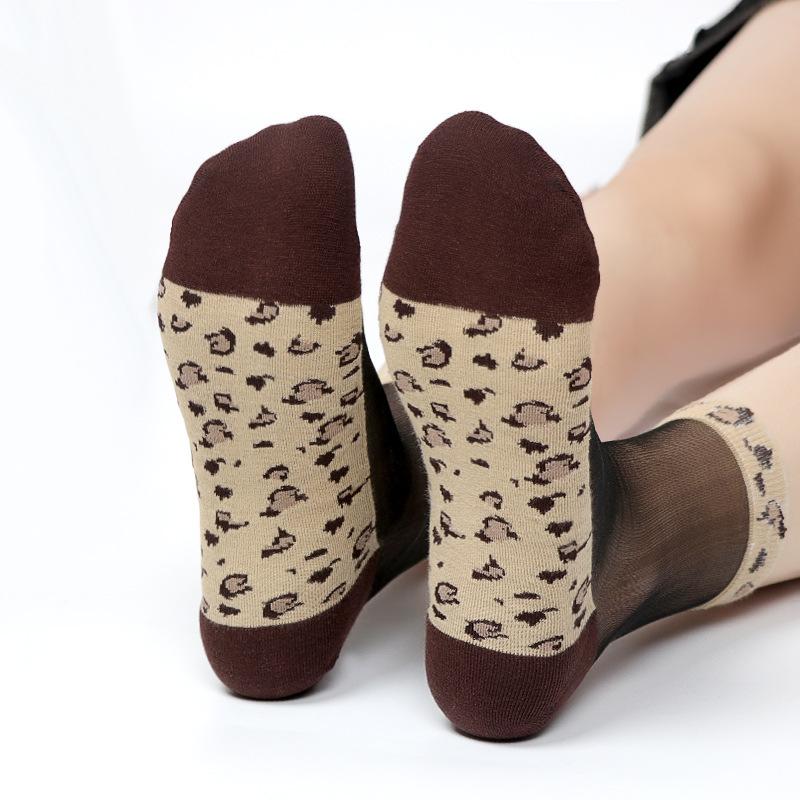 5 Pairs of Light and Breathable Cartoon Bear Mid Calf Socks for Women In Spring and Summer