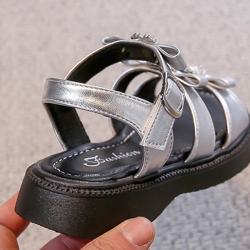 2025 Summer New Kids Leather Sandals for Girls Anti-slippery Sole Toddler Beach Shoes with Shiny Heart Princess Roman Style Shoe