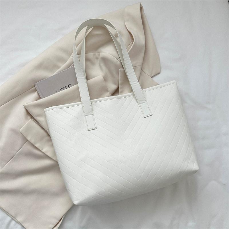 Vintage Large Capacity Shoulder Bag For Women Stylish Casual Tote Bag In Various Colors