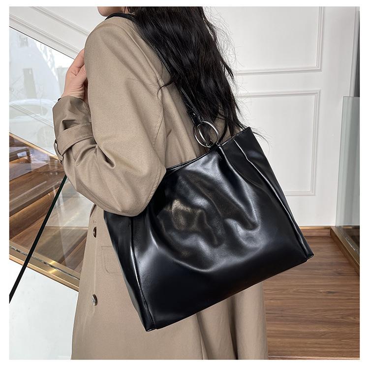 

Женская однотонная квадратная сумка-тоут с магнитной пряжкой для отдыха из искусственной кожи, наклонные сумки через плечо, большая вместимость One Size чёрный