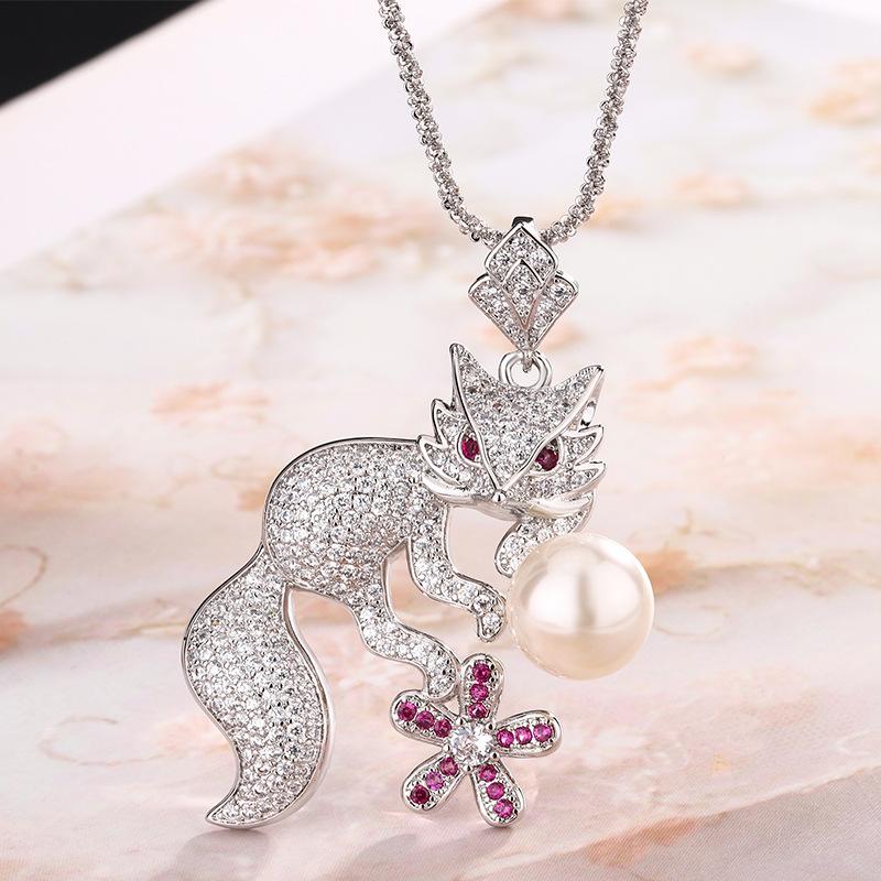 Autumn and winter new jewelry imitation natural pearl pendant necklace high-end versatile collarbone chain fox pearl model