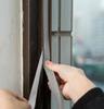 1 Rotolo Strisce Sigillanti per Porta Finestra Insonorizzanti Porta Finestra Schiuma con Retro Isolamento Acustico Casa Nastro Antipolvere Striscia Sigillante