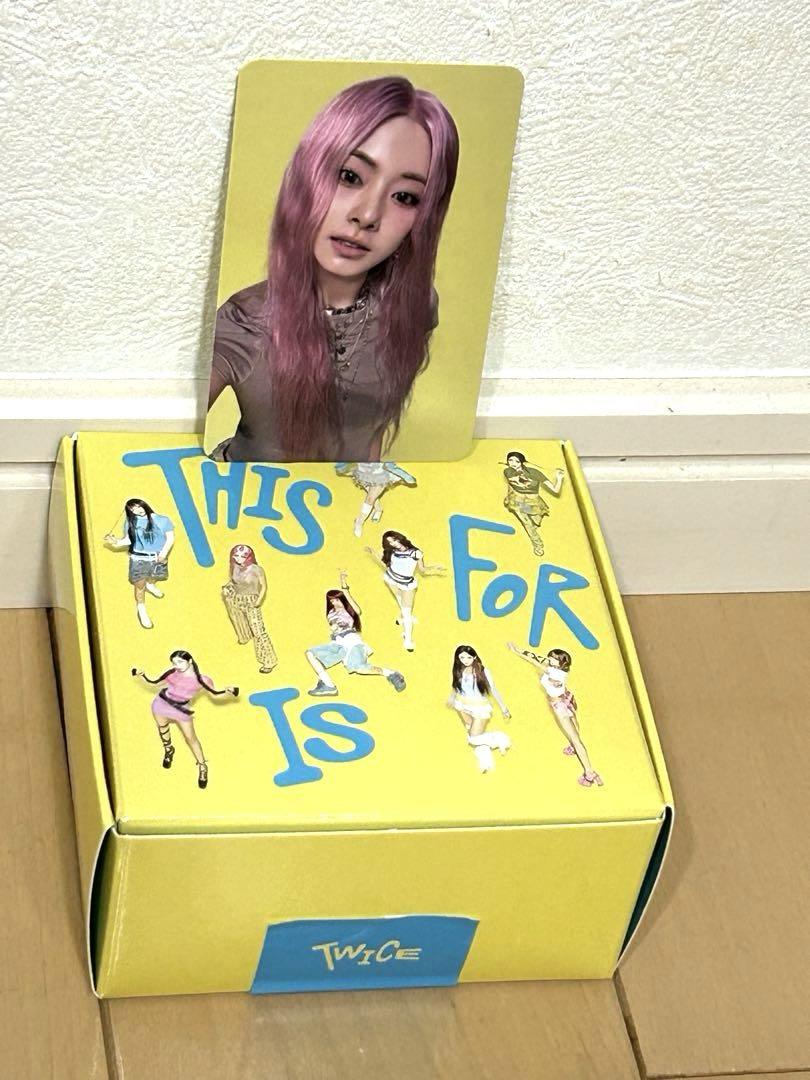 

[USED] Twice album THIS IS FOR comes with trading card!