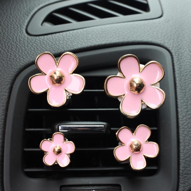 Women's Flower Car Interior Aromatherapy Vent Clip Set - 4 Pieces