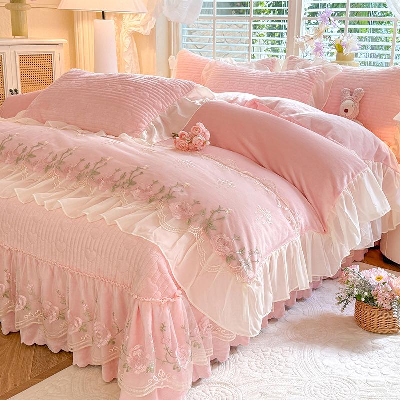 New Elegant Matte Milk Velvet French Lace Princess Style Bedspread Set