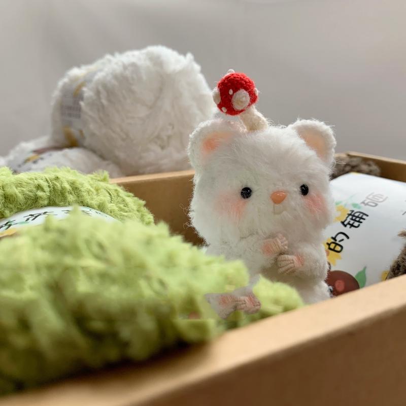 180M 40g Wool for Soft Bear Animal Imitation Fabric Cotton Yarn Crochet Stick Knitting Wool Velvet Yarn Doll Holding Accesorios