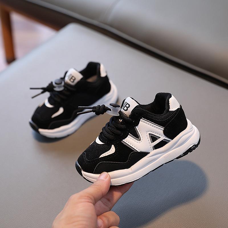 Kids' Mesh Style Running Shoes - Boys' and Girls' Lightweight, Soft-Soled Sneakers.
