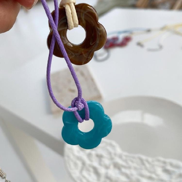 Ausgehöhlter Blumen-Choker Schöner Dopamin-Halschmuck für lässige und formelle Anlässe