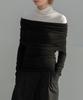 Mosyupamosyu Chris Off-Shoulder T-Shirt [Black]