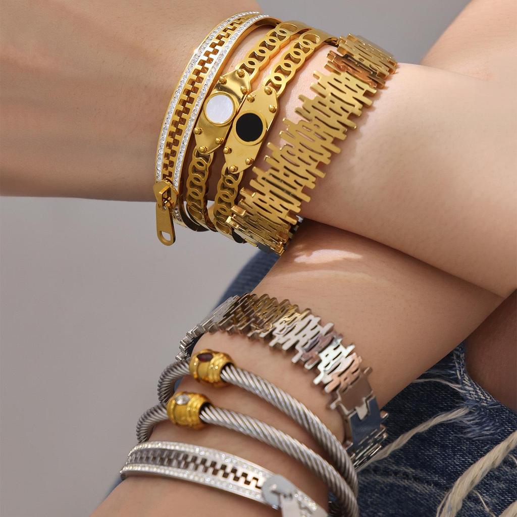 18K Gold-Plated Stainless Steel Bracelet with Zirconia Insets – Geometric Luxury Design