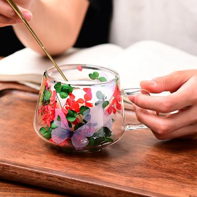 Tasses à café à double paroi Tasses en verre borosilicate élevé avec un design pétale coloré Isolées Résistantes à la chaleur Tasses à thé latte avec poignée