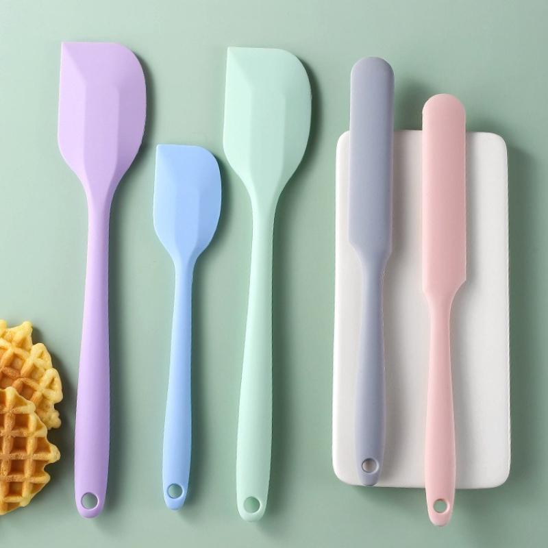 1pc Baking Spatula All-in-one Silicone Scraper Heat Resistant Non-stick Cream Smoothing Knife Baking Tool