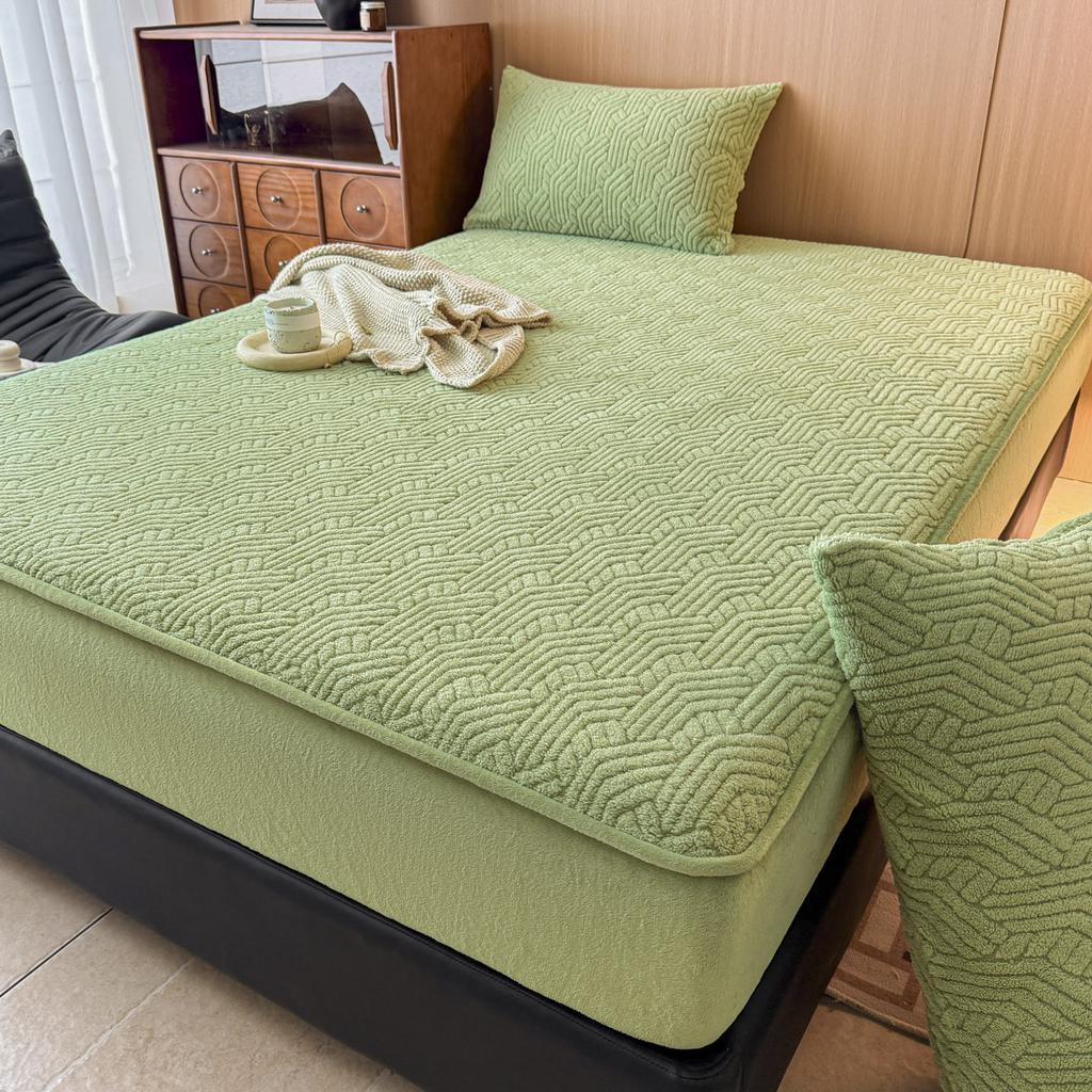 Taffeta Velvet Thickened Fitted Sheet with Pillowcases Winter Warm Plush Mattress Protector Queen Size Mattress Waterproof Cover