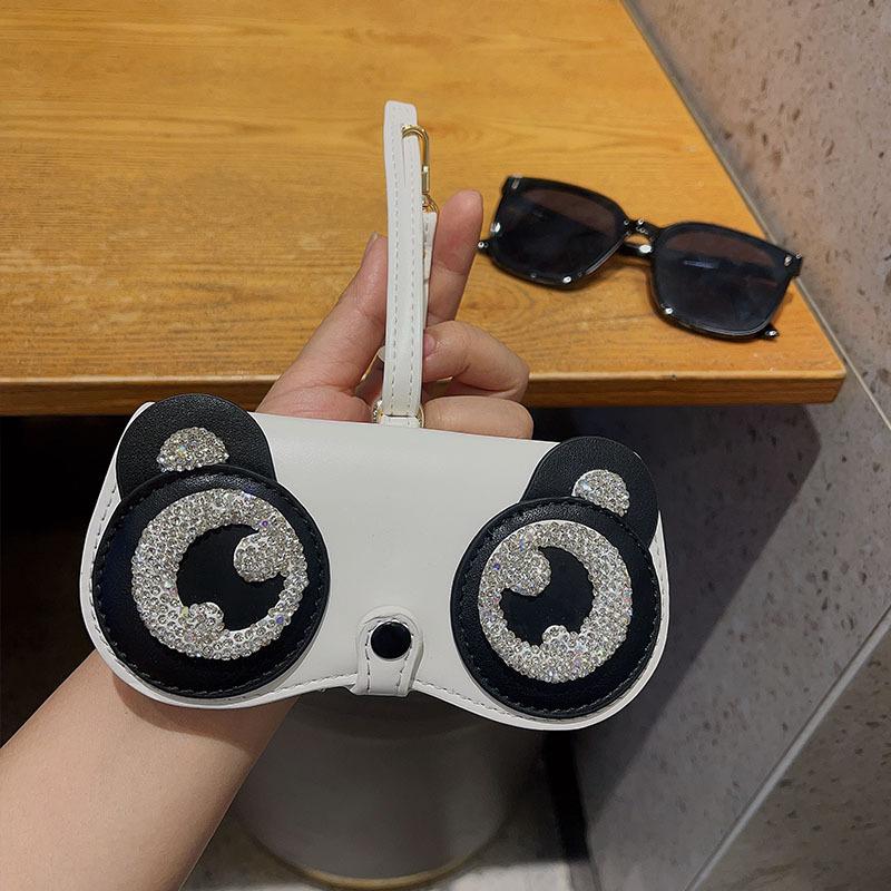

Diamond-embedded cute glasses clip, stylish sunglasses case, portable sunglass holder protective cover, unisex bag charm