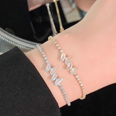 Neues Schmetterlingsarmband mit Volldiamanten, leichtes, luxuriöses und vielseitiges Armband, funkelndes Zirkonia-Armband für beste Freunde, Damenarmband