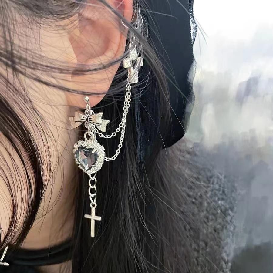 1pc Vintage Punk Gothic Cross Chain Black Heart Earrings for Women Hip Hop Personalized Party Zircon Gift