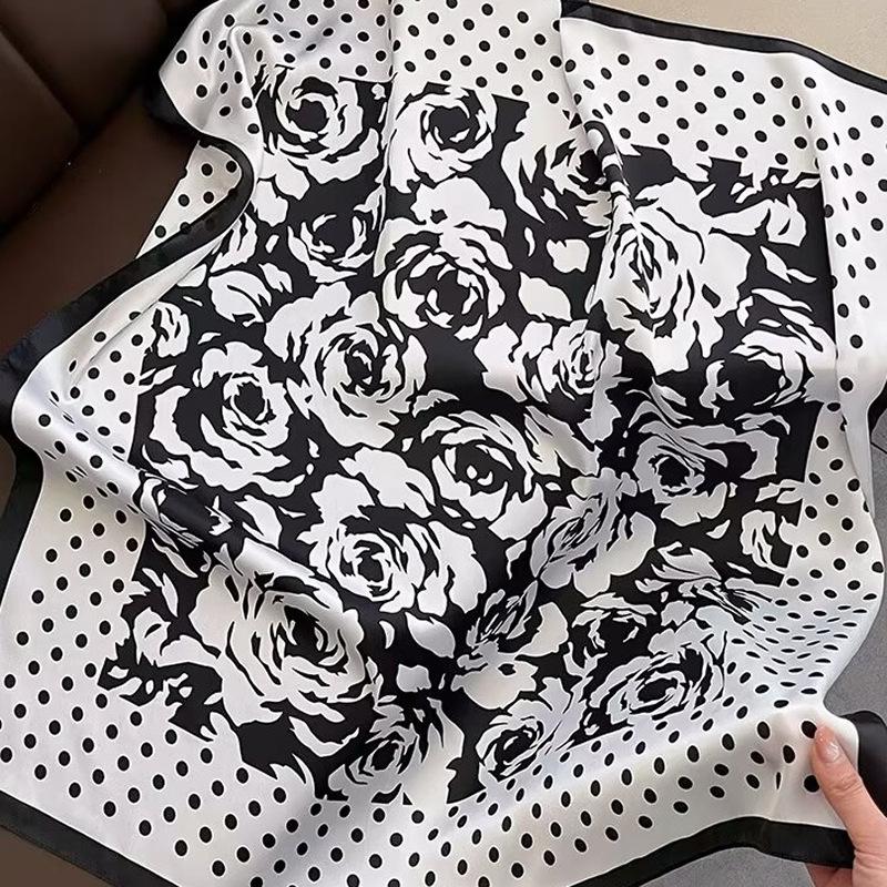 Luxuriöser 70cm Quadratischer Seidenähnlicher Schal Damen Satin Blumenmuster Kleiner Halsschal Mode Kopftuch Kopftuch Bandana Schal Hijab