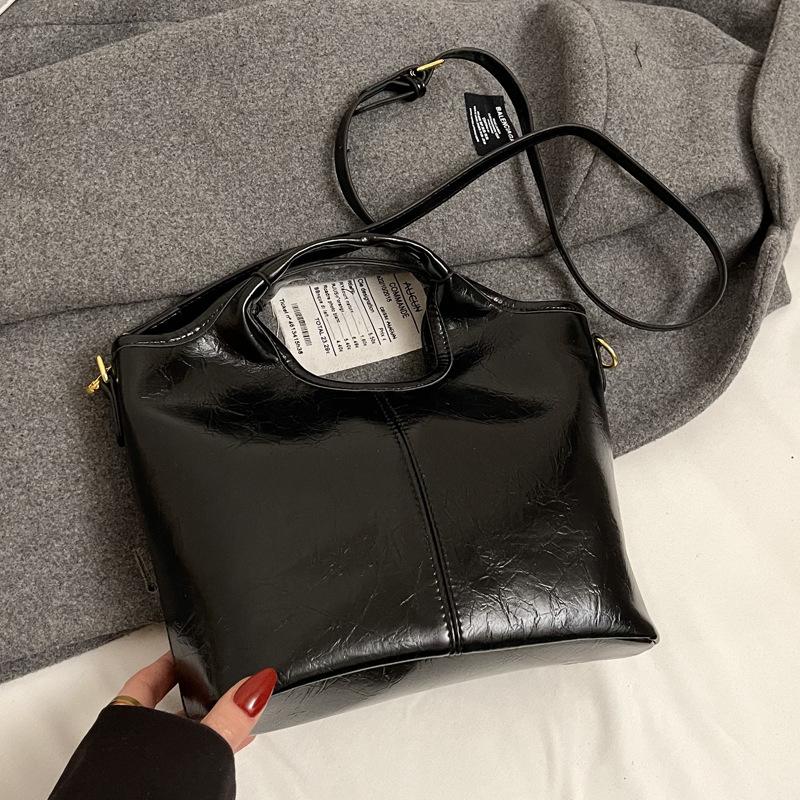 This year's popular bag women's 2025 new casual versatile hand bag high-end single shoulder crossbody bucket bag